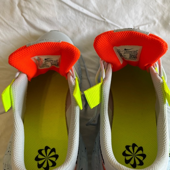 👟♥️NWT Nike Sneakers; super cute in Grey, Orange and Lime - Picture 6 of 12